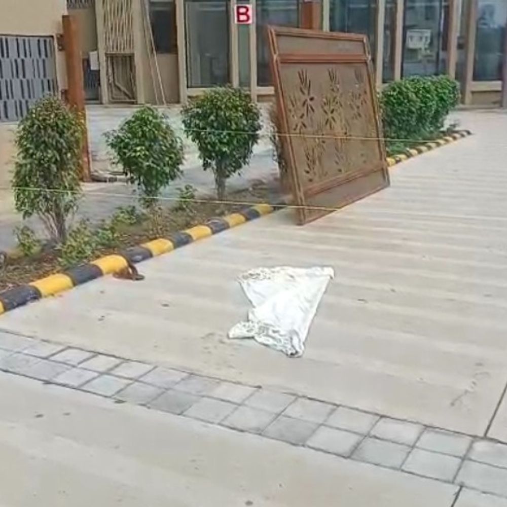 સોલા ઉમિયા કેમ્પસની હોસ્ટેલ પરથી કૂદીને સગીરનો આપઘાત:આર.સી.ટેકનિકલમાં ડિપ્લોમા મિકેનિકલના પ્રથમ વર્ષમાં હતો, એક દિવસ પહેલા જ ગામડેથી આવ્યો હતો