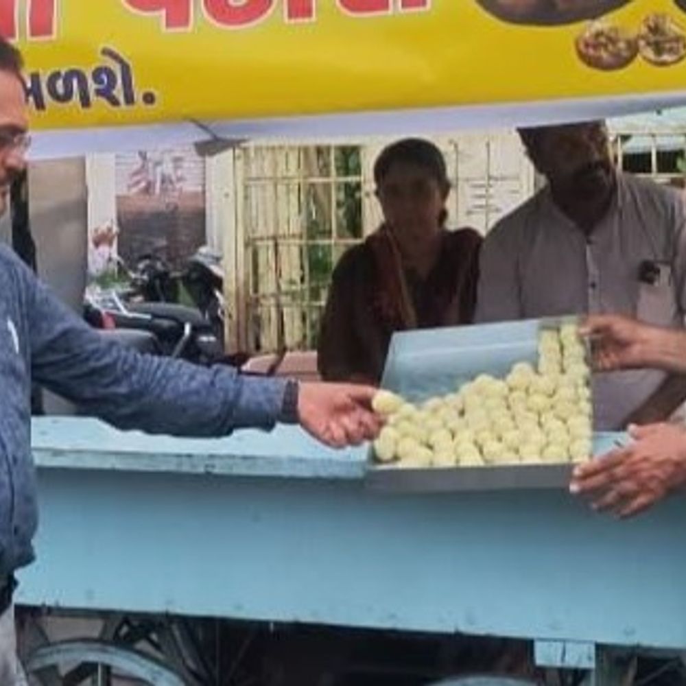 શ્રાવણ માસ નિમિત્તે ફૂડ વિભાગનું વ્યાપક ચેકિંગ:રાજકોટમાં 77 એકમોની તપાસ કરી 98 કિલો અખાદ્ય જથ્થાનો નાશ કરાયો, જુદા-જુદા વેપારીઓ પાસેથી રૂ.10,000ની વસુલાત
