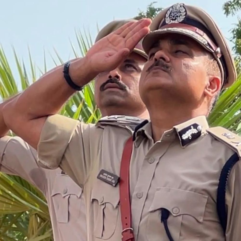 રાજકોટમાં નવા બે પોલીસ સ્ટેશન માટે ગૃહ વિભાગની મંજૂરી:આજે ઠેર ઠેર 80માં સ્વતંત્રતા દિવસની ઉજવણી સાથે જોવા મળી રાષ્ટ્રભક્તિ, પોલીસ હેડ ક્વાર્ટર, ચૌધરી હાઇસ્કૂલ, અટલ સરોવર અને જિલ્લામાં ગોંડલ ખાતે કરાયું ધ્વજવંદન