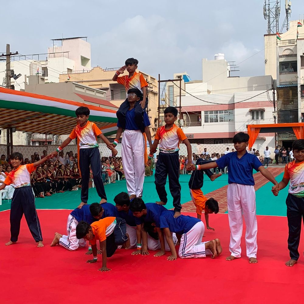 જામનગરમાં 80મા સ્વતંત્રતા પર્વની ઉજવણી:મેયર મોનિકાબેન વ્યાસે ધ્વજવંદન કર્યું, બાળકોએ વિવિધ સાંસ્કૃતિક કાર્યક્રમો રજૂ કર્યાં