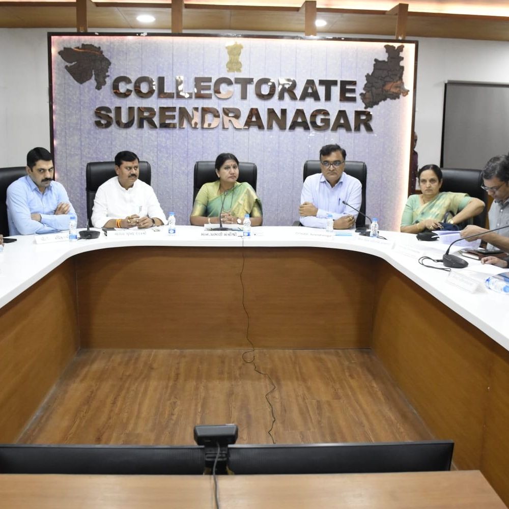 પ્રભારી મંત્રીની અધ્યક્ષતામાં યોજાઈ મહત્વની સમીક્ષા બેઠક:રાહત કામગીરી માળખાકીય સુવિધાઓ અને કૃષિ સમીક્ષા કરાઈ