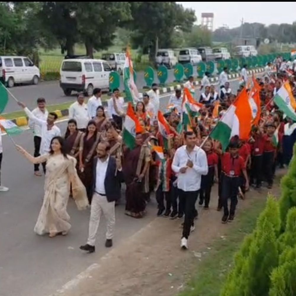 પાટણની ઉડાન વિદ્યાલયમાં 80મો સ્વાતંત્ર્ય દિન ઉજવાયો:ટ્રસ્ટીએ ધ્વજવંદન કર્યું, વિદ્યાર્થીઓએ સાંસ્કૃતિક કાર્યક્રમો રજૂ કર્યા