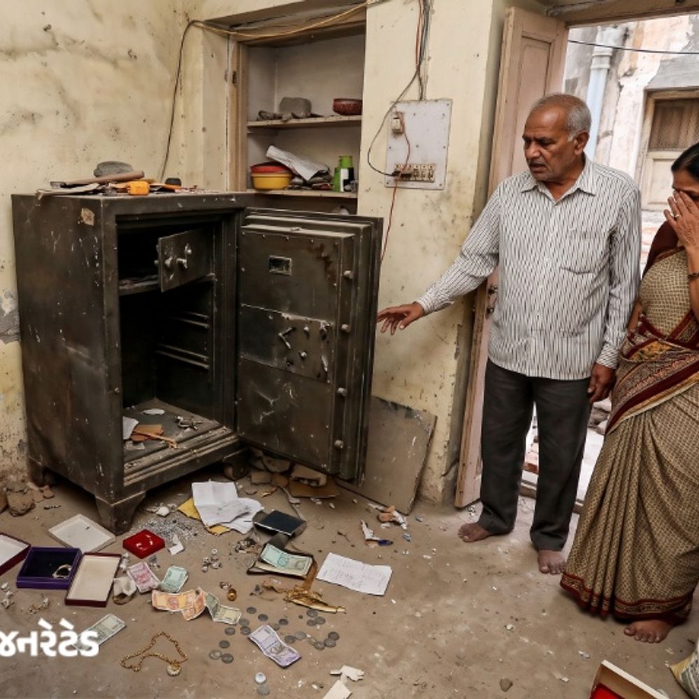 વાડી વિસ્તારોમાં તસ્કરોનો હાથફેરો:પરિવાર ઉપરના માળે સૂતો રહ્યો અને ચોરો ત્રાટક્યા, બંધ રૂમનું તાળું તોડી ₹1.98 લાખના સોના-ચાંદીના દાગીના અને રોકડની ચોરી