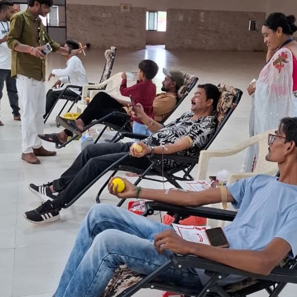 વેરાવળમાં રક્તદાન કેમ્પ યોજાયો:થેલેસેમિયા પીડિતો અને કેન્સર દર્દીઓ માટે 6 યુનિટ રક્ત એકત્ર કરાયું