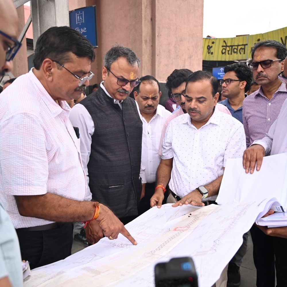 CAG રિપોર્ટ બાદ રેલવે મંત્રી અને અધિકારીઓ દ્વારા સમીક્ષા બેઠક:ટાંકીઓ બદલવા અને પાણીની ગુણવત્તાની નિયમિત ચકાસણીની સૂચના