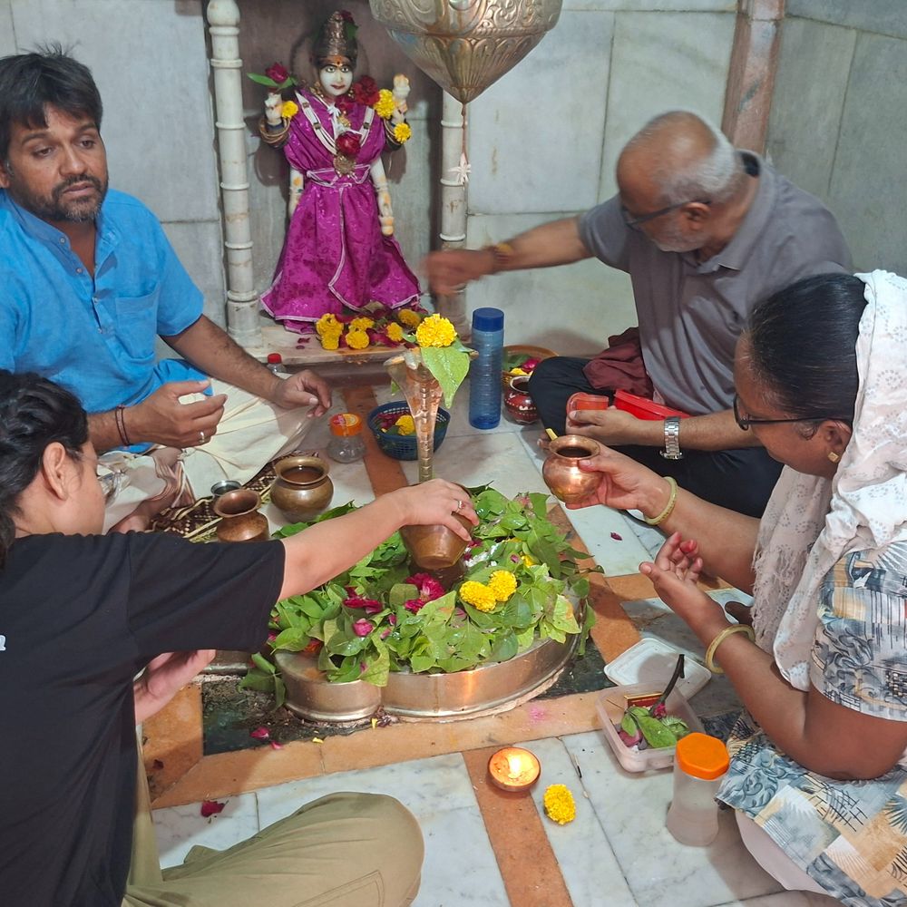 પૌરાણિક ભીમનાથ અને નીલકંઠ મહાદેવ ધામમાં ભક્તોનું ઘોડાપૂર:લાખા વણજારાના સમયકાળ સાથે જોડાયેલા ઐતિહાસિક શિવધામમાં જળાભિષેક માટે લાઈનો, આઠમે મેળો યોજાશે