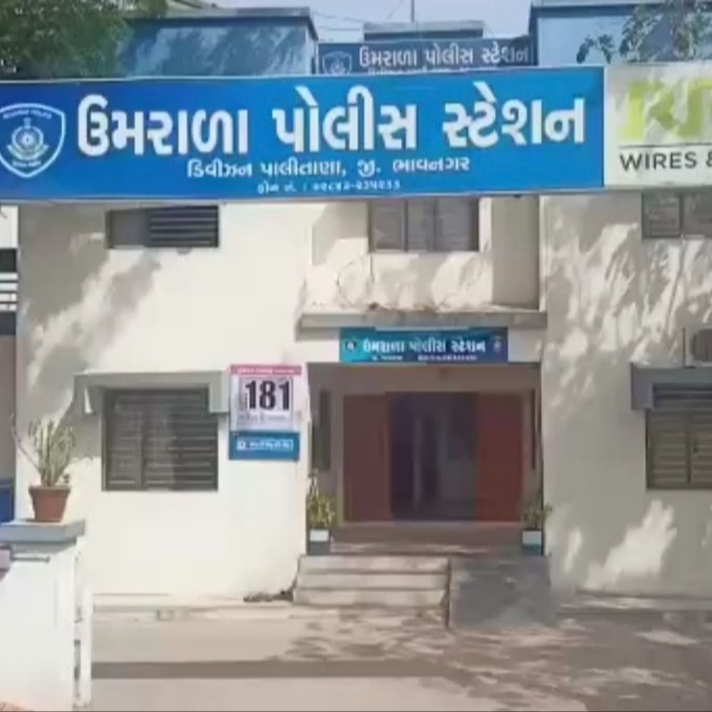 ધોળા ગામે ખોટી શંકા રાખી યુવક પર ખૂની હુમલો:મિત્રના ઓટલે બેઠેલા યુવકને ઢીકાપાટુ મારી છરીનો ઘા ઝીંક્યો, 3 સામે ગુનો