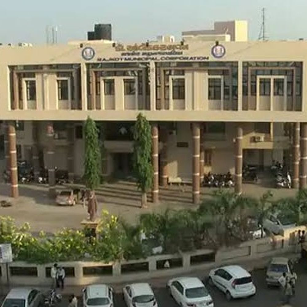 મનપામાં ભરતીના નામે મોટો ખેલ ?:રાજકોટમાં 5 સિટી ઈજનેર અને IT ડાયરેક્ટર સહિત 8 અધિકારીઓની ભરતી પ્રક્રિયા રદ્દ, આખી પ્રક્રિયા ફરીથી કરવા મેયરનો આદેશ
