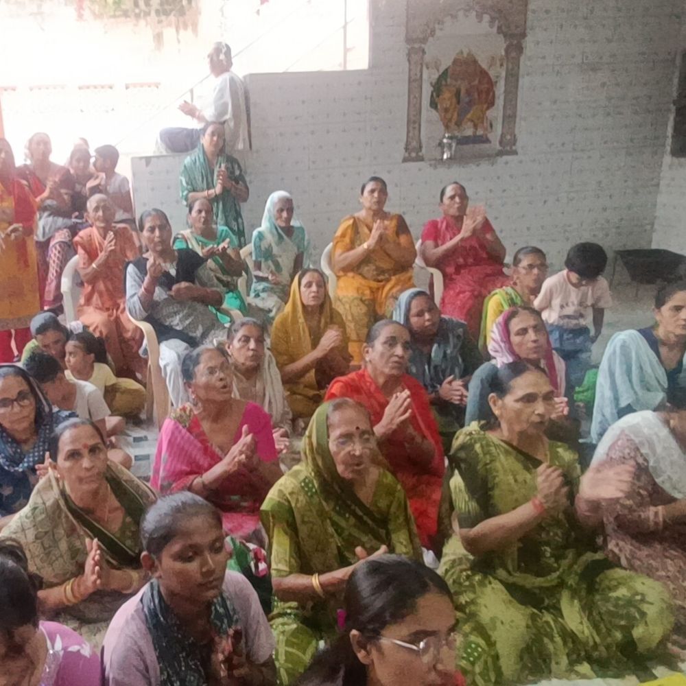 શ્રાવણના પ્રથમ સોમવારે પાટણના શિવમંદિરોમાં ભક્તો ઉમટ્યા:કોટેશ્વર મહાદેવમાં ભુતનાથની ભવ્ય આંગી, શિવાલયો હર હર ભોળાના નાદથી ગુંજ્યા