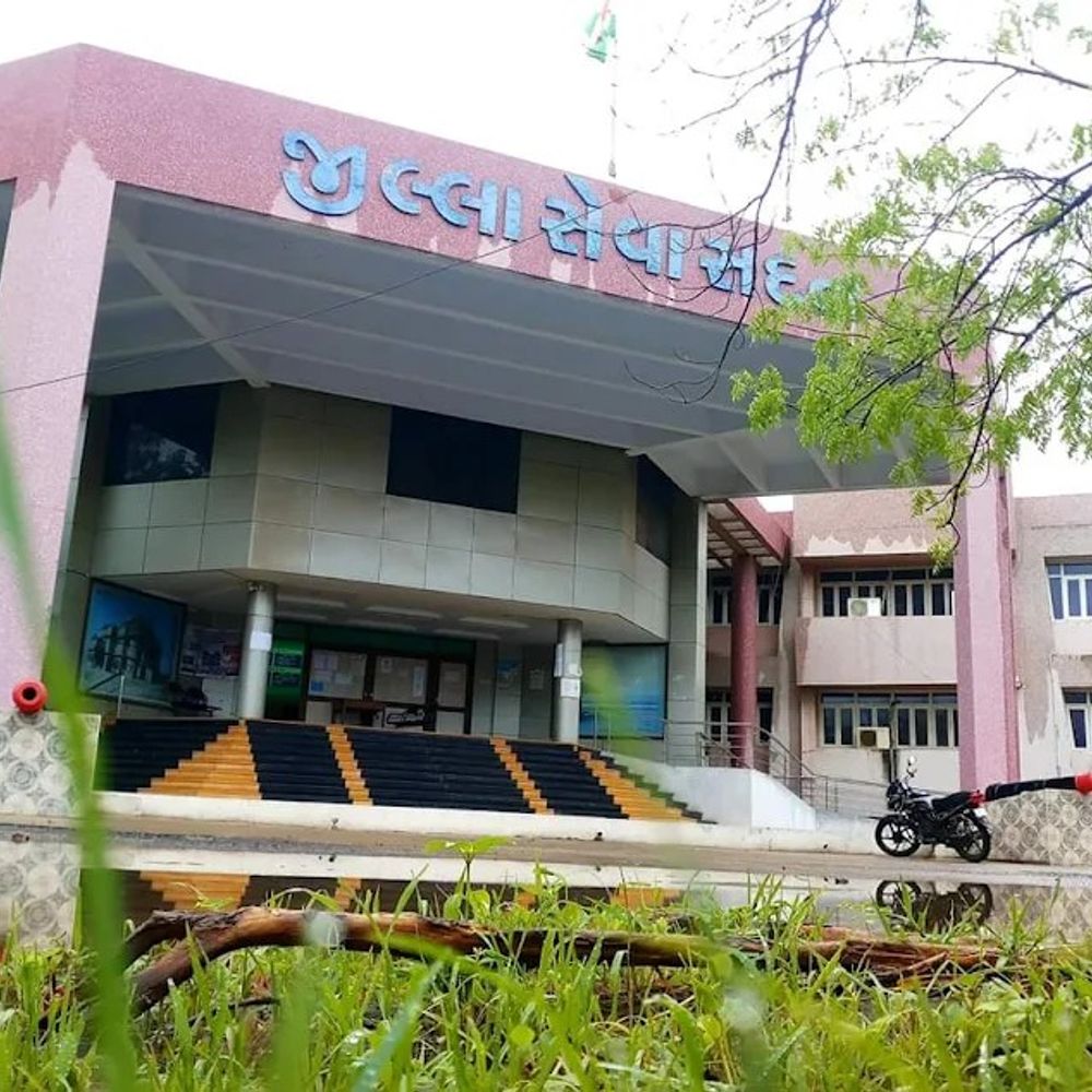 કચ્છ વહીવટી તંત્રમાં મોટાપાયે બદલીઓ:પ્રાંત અધિકારીઓથી ડેપ્યુટી કમિશનર સુધીના અધિકારીઓની ફેરબદલ