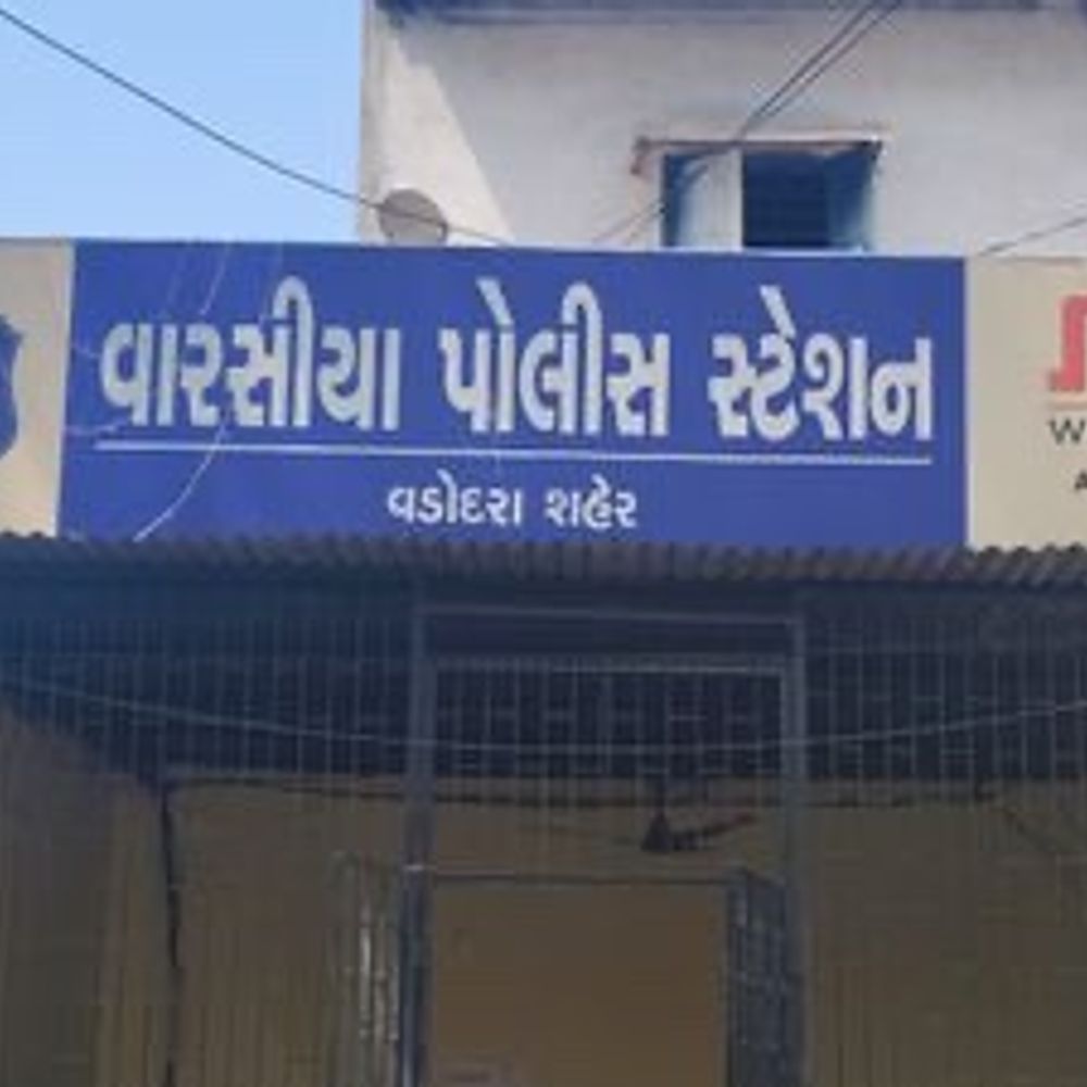 વારસિયામાં યુવક પર ચપ્પુ-ડંડા વડે 4 શખસ તૂટી પડ્યા:સિગારેટ પીવા ઊભો હતો ને પાડી દીધો, જૂની અદાવતે હુમલાની આશંકા