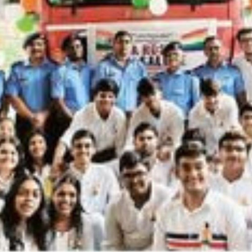 જૈન યુવાનો દ્વારા સમાજના પ્રહરીઓ માટે નવી પહેલ: અ રોઝ, અ સેલ્યુટ, અને સુરક્ષા અંગે ચર્ચા.