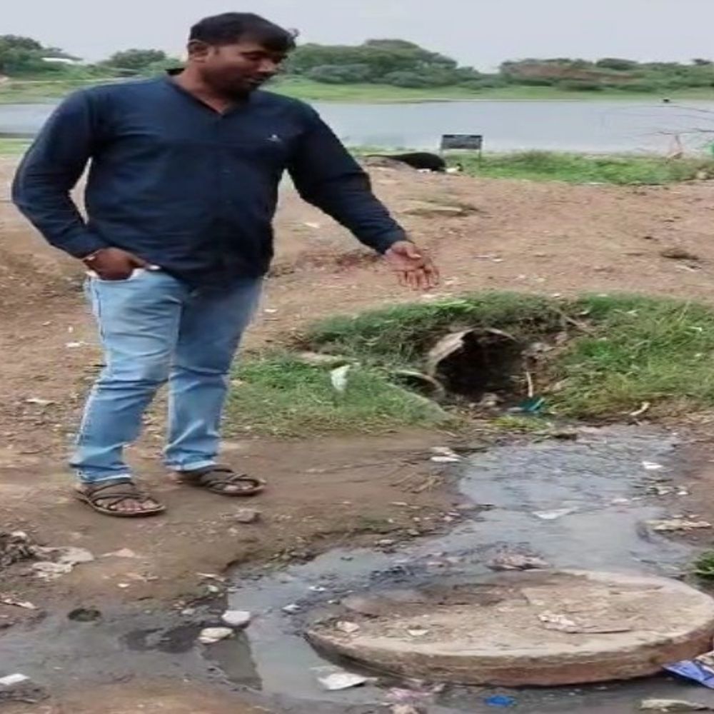 બોરતળાવમાં ગટરનું પાણી ભળતું હોય તેવો કોંગ્રેસ નગરસેવકો વિડિઓ વાઇરલ:"તંત્ર અડધા શહેરને દૂષિત પાણી પાઈ રહ્યું છે." - નગરસેવક જયદીપસિંહ ગોહિલ, ચેરમેનએ જૂની ડ્રેનેજ લાઈનની સમસ્યા સ્વીકારી, કાયમી ઉકેલની ખાતરી આપી