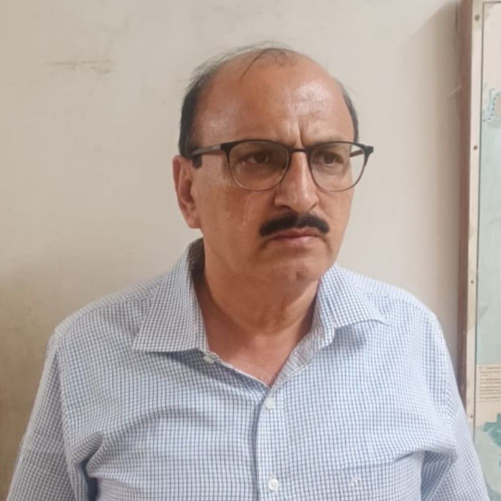FDAના બે અધિકારીઓ લાંચ લેતા ઝડપાયા:ભરૂચમાં દવાના લાયસન્સ માટે રૂ. 40 હજાર માંગ્યા, ACBએ લાંચનું છટકું ગોઠવી ઝડપી પાડ્યાં