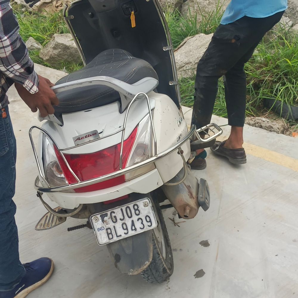 મીની પાવાગઢ દર્શને ગયેલા આધેડને એક્ટિવા ચાલકે ટક્કર મારી:માથા અને કાનના ભાગે ઈજા, અકસ્માત બાદ ફરાર થતા એક્ટિવા ચાલક સામે પોલીસ ફરિયાદ નોંધાઈ