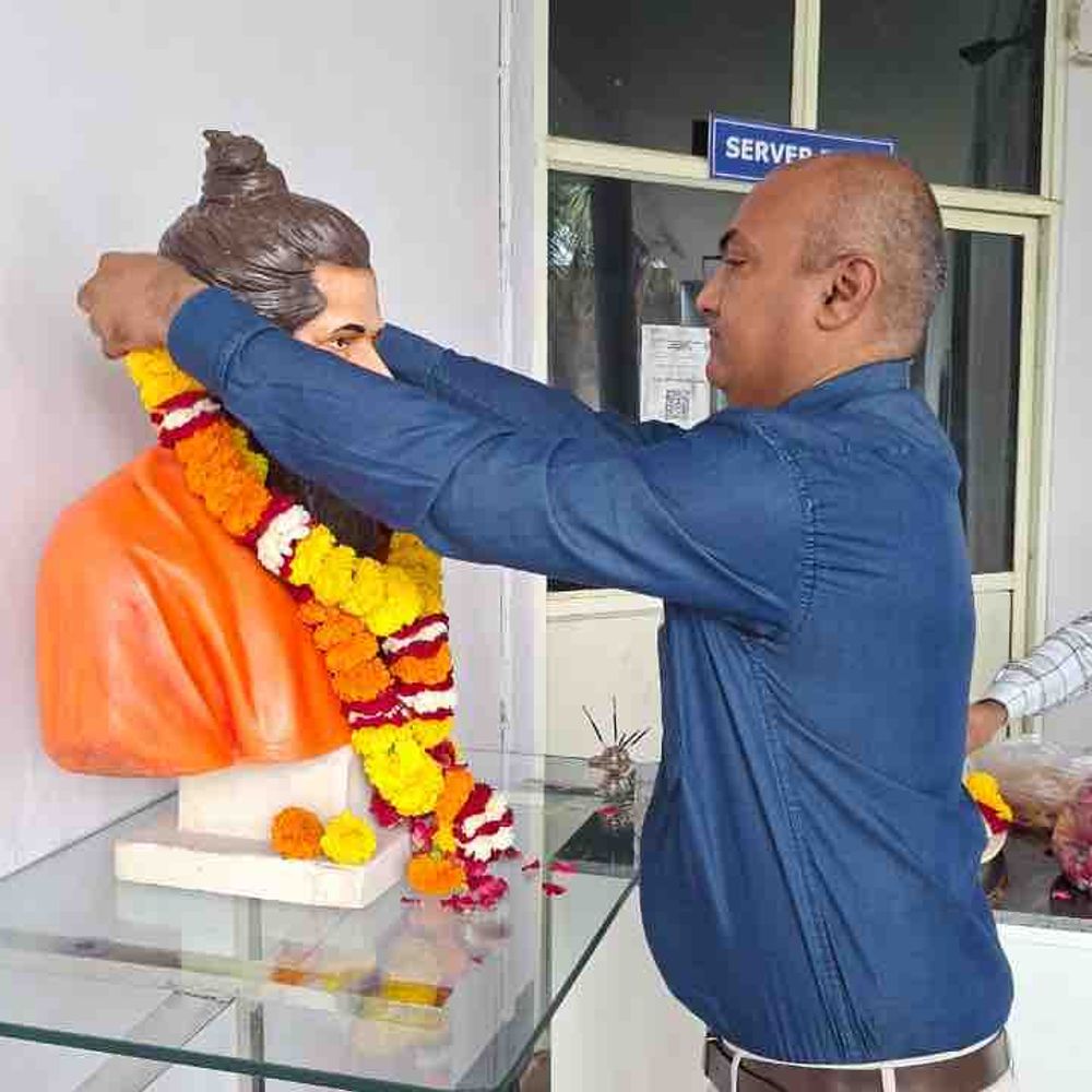 સરદાર કૃષિ નગરમાં મહર્ષિ ચરક મુનિની જન્મજયંતી ઉજવાઈ:પશુચિકિત્સા મહાવિદ્યાલયમાં ચિકિત્સા પરંપરા પર વિશેષ કાર્યક્રમ યોજાયો