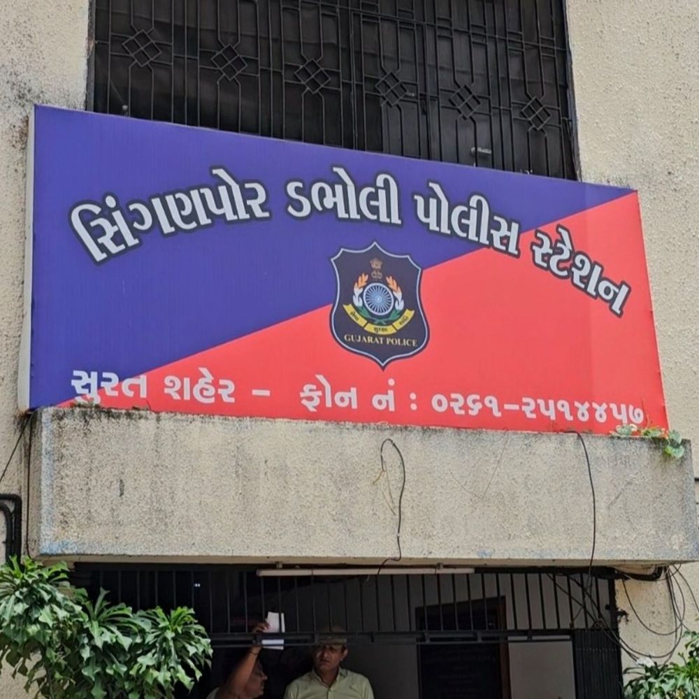 રૂ 1.35 કરોડના ઊંચા વ્યાજે આપેલા નાણાં સામે પઠાણી ઉઘરાણી:સુરતના બિલ્ડરને વ્યાજના ચક્કરમાં ફસાવી ₹1 કરોડના બે ફ્લેટ પડાવ્યા, છતાં ₹7 કરોડની ખંડણી માંગી