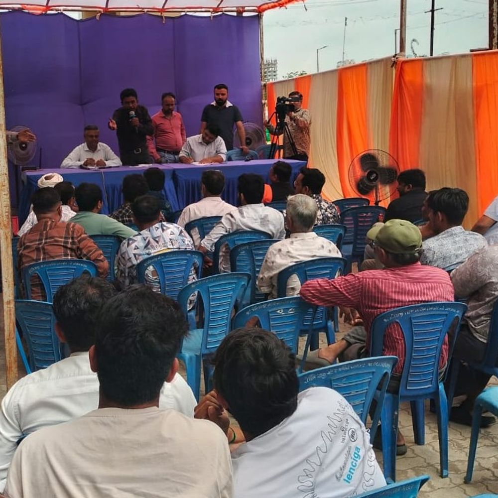 રાજકોટમાં મનપાની દુકાનો ખરીદવા પડાપડી !:વાવડીની લક્ષ્મણરાવ ઈનામદાર ટાઉનશિપની 9 દુકાનો ટપોટપ વેચાઈ, ધારણા કરતાં રૂ. 1.25 કરોડ વધુ મળતા કુલ રૂ. 4.24 કરોડ તિજોરીમાં ઠલવાયા