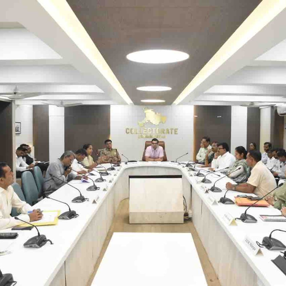 કલેક્ટરની અધ્યક્ષતામાં જિલ્લા સંકલન સમિતિની બેઠક યોજાઈ:સાંસદ, ધારાસભ્યોના પ્રશ્નો અને કામોની પ્રગતિની સમીક્ષા કરાઈ