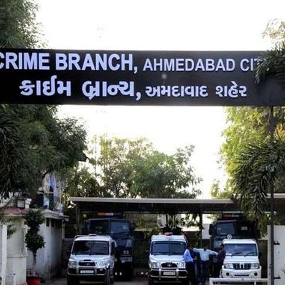 વસ્ત્રાપુરની હોટલમાંથી યુવતી MD ડ્રગ્સ સાથે ઝડપાઈ:રૂમમાં સાથે રહેલો યુવક પોલીસને જોઈ ફરાર થઈ જતા શોધખોળ