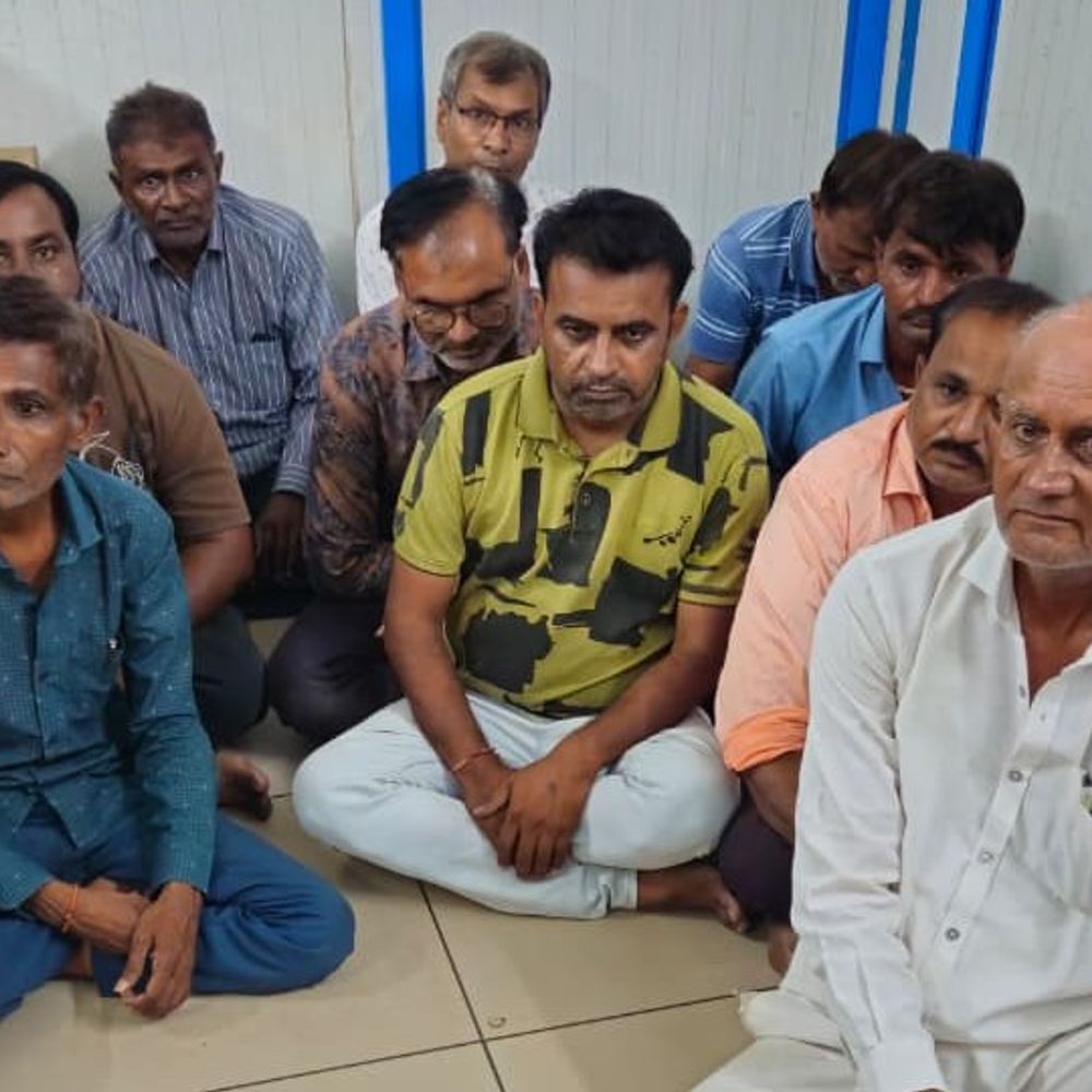 મોરબીના રંગપર વાડીમાં જુગારધામ પર દરોડો:પોલીસે 10 જુગારીઓને ઝડપી રૂ. 1.22 લાખ રોકડ જપ્ત કરી