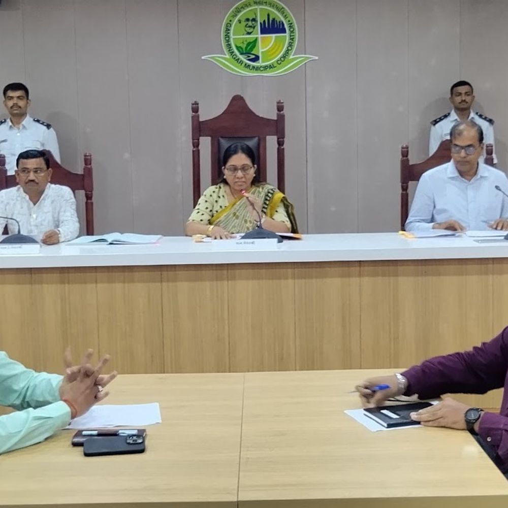 ગાંધીનગર મનપાની સામાન્ય સભા મિનિટોમાં સમેટાઈ:સંકલનની બેઠક બાદ કમિશનરની ભલામણો પર સભ્યોની મૌન સંમતિ સાથે કરોડોના પ્રસ્તાવ મંજૂર, આરોગ્ય-વિકાસના કામોને લીલીઝંડી