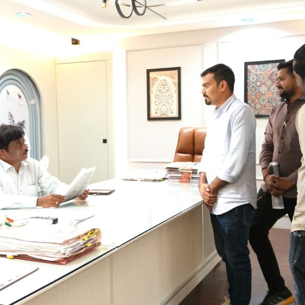 બોટાદ લેન્ડ રેકર્ડ કર્મચારીઓએ કલેક્ટરને આવેદનપત્ર આપ્યું:પડતર માંગણીઓ ન સંતોષાય તો 11 સપ્ટેમ્બરથી પેનડાઉન કરવાની ચીમકી