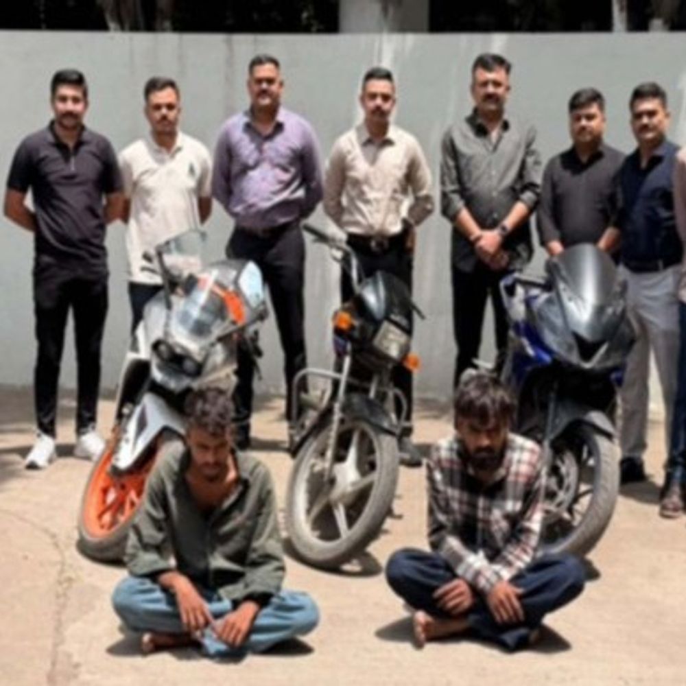 રાજકોટમાં સ્પોર્ટ્સ બાઇકની ચોરી કરતી રાજસ્થાની ગેંગ ઝડપાઈ:હેન્ડલ લોક વિનાના બાઇક ચોરી નંબર પ્લેટ બદલી નાખતા, 4 શખ્સોની 3 વાહન ચોરીની કબૂલાત