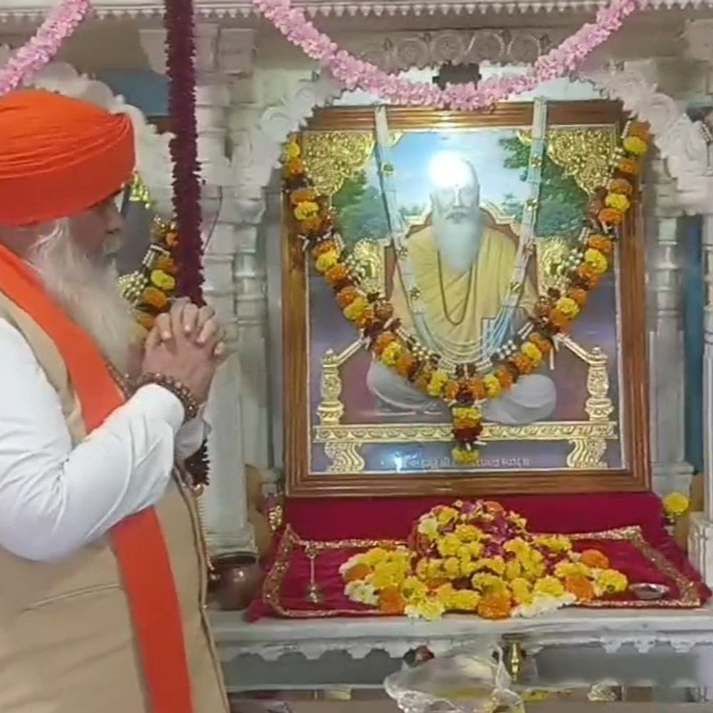 ત્રિકમદાસજી બાપુની 46મી વાર્ષિક પુણ્યતિથિની ભવ્ય ઉજવણી કરાઈ:જૂનાગઢ ભવનાથ તળેટીમાં સદગુરુ ત્રિકમદાસ બાપુની 46મી પુણ્યતિથિ પ્રસંગે સંત પૂજન તથા મહાપ્રસાદ અને સાધુ સંતોના ભંડારાનું ભવ્ય આયોજન કરાયું