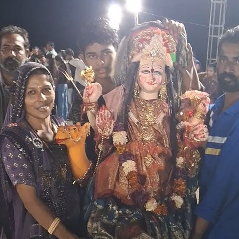 વલસાડમાં દશામાંની મૂર્તિઓનું ભક્તિભાવ પૂર્વક વિસર્જન:ઔરંગા નદીમાં ભાવુક માહોલમાં વિદાય અપાઈ, મોટી સંખ્યામાં શ્રદ્ધાળુઓ ઉમટી પડ્યા