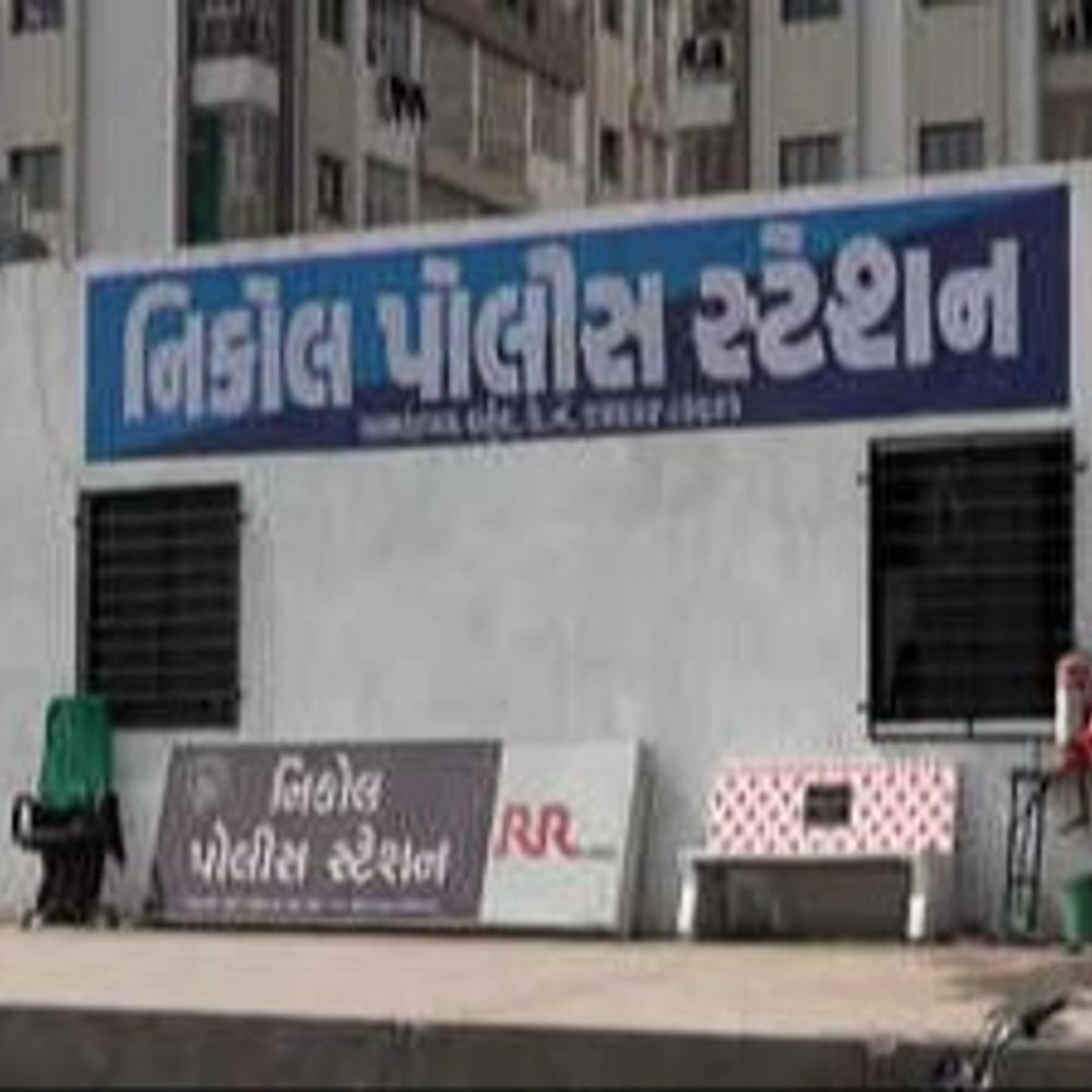 ગર્લફ્રેન્ડને બ્લેકમેઈલ કરી તેના જ ઘરમાં ચોરી કરવા મજબૂર કરી:રૂ. 14 લાખના દાગીના ચોરી બોયફ્રેન્ડને આપ્યા, લગ્નની લાલચ આપી અવારનવાર દુષ્કર્મ આચર્યું