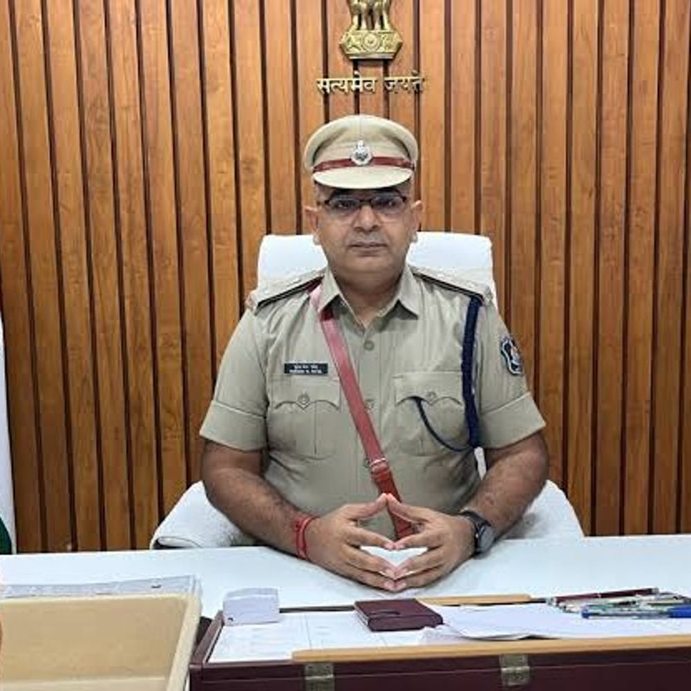 મોરબી પોલીસમાં 10 અધિકારીઓની બદલી:વહીવટી કારણોસર નવી જવાબદારીઓ સોંપાઈ, તાત્કાલિક હાજર થવા આદેશ