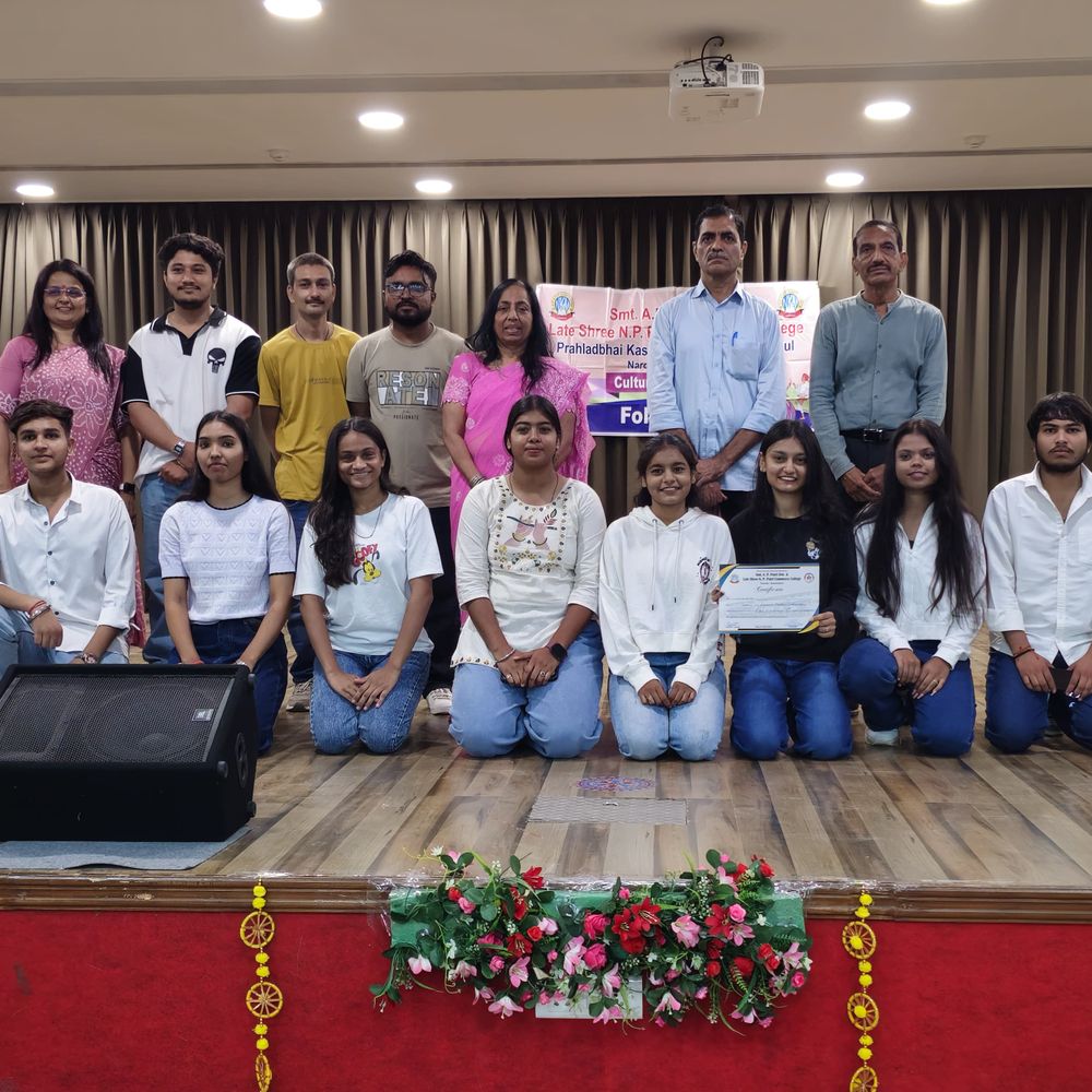 નરોડા કોલેજમાં ઇન્ટર ક્લાસ સાંસ્કૃતિક સ્પર્ધા યોજાઈ:24 સ્પર્ધાઓમાં 125 વિદ્યાર્થીઓએ ઉત્સાહભેર ભાગ લીધો