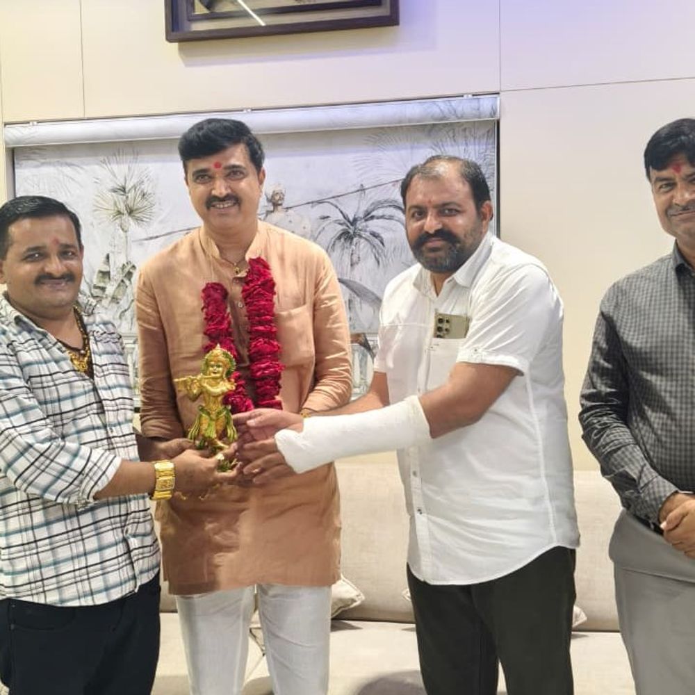 વઢવાણમાં ભાજપ પ્રમુખ હાર્દિક ટમાલિયાએ વોર્ડ 12ની મુલાકાત લીધી:નગરપાલિકા ચૂંટણીમાં વિજય બાદ વિકાસ કામોને વેગ આપવા બેઠક