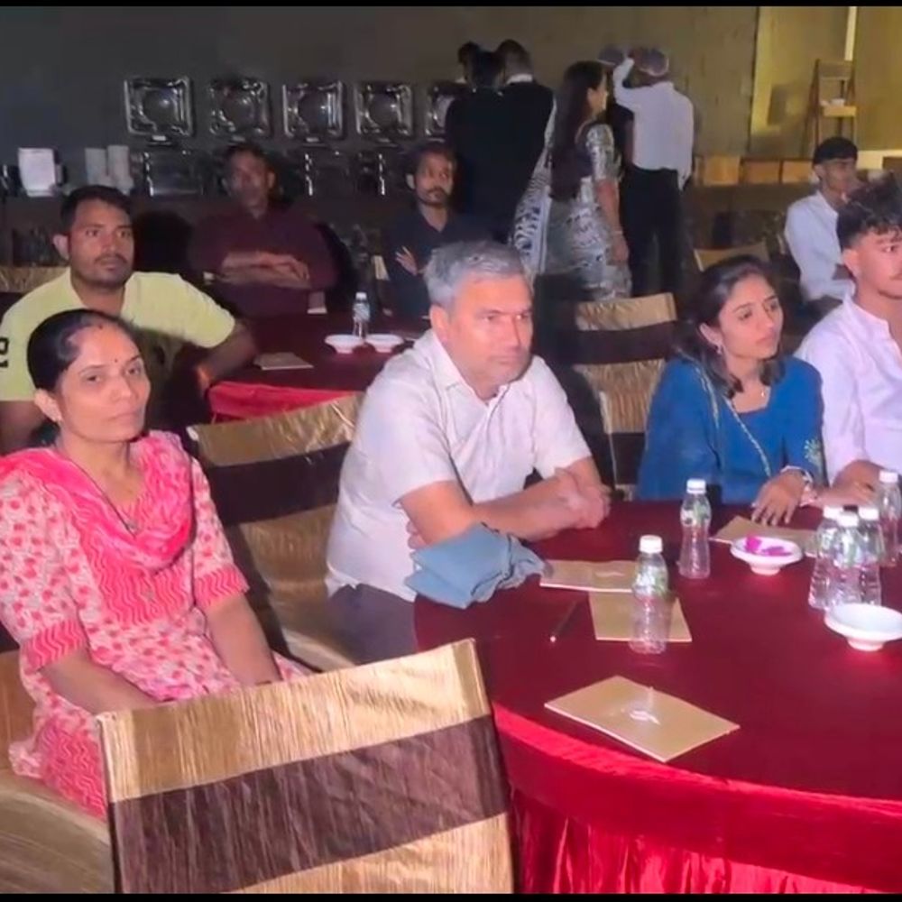 રક્ષાબંધન પર ખુશીનો માહોલ:અકસ્માતમાં હાથ ગુમાવનાર ભાઈઓને મળ્યું નવું જીવન, સફળ સર્જરી બાદ ભાઈઓને પાછા મળ્યા હાથ