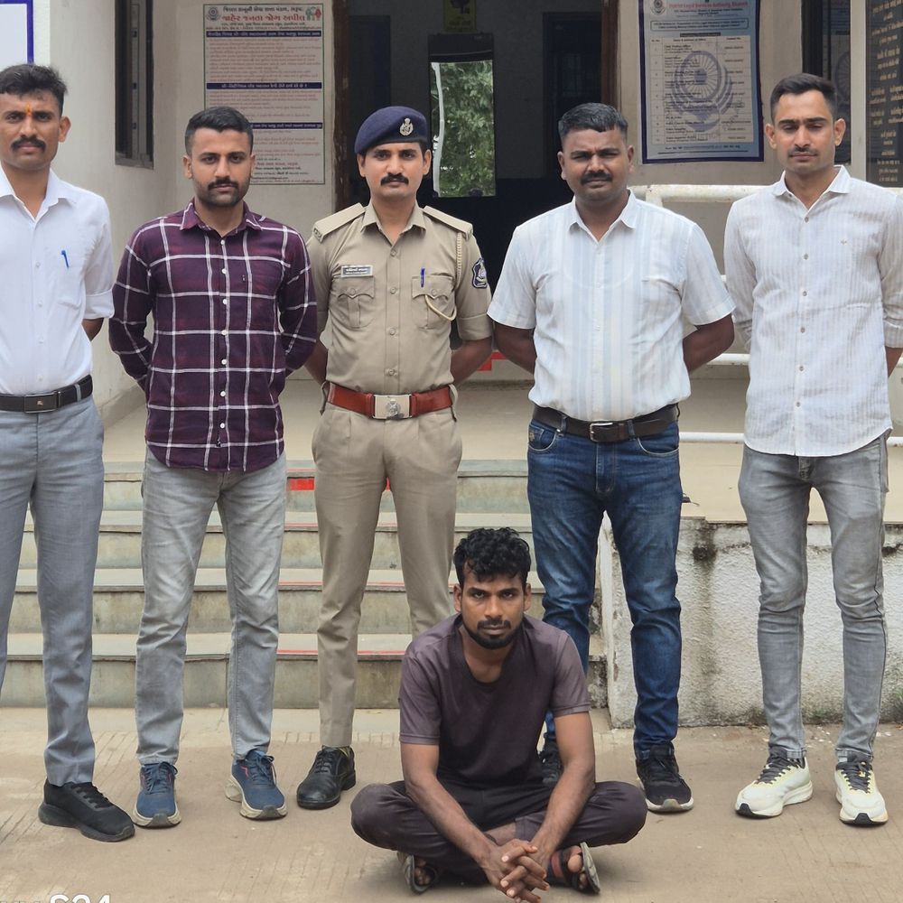 મંદિરોમાં ચોરી કરનાર રીઢો આરોપી ઝડપાયો:ભરૂચ પોલીસે CCTV અને ટેકનિકલ સર્વેલન્સથી 8 ગુના ઉકેલ્યા