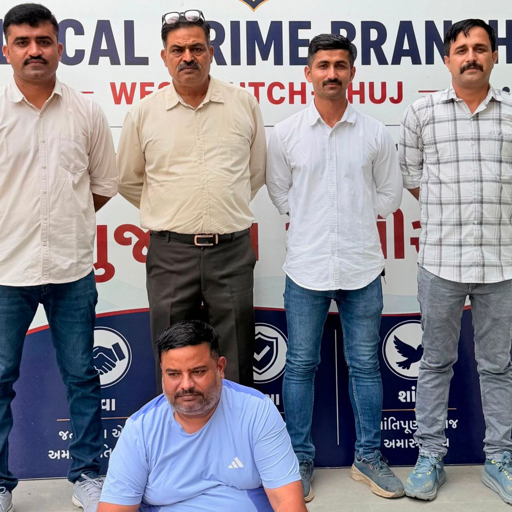 બાડમેરના 1 કિલો સોનાની ચીટિંગનો આરોપી ભુજમાં ઝડપાયો:LCBએ રાજસ્થાન પોલીસને સોંપવાની કાર્યવાહી શરૂ કરી