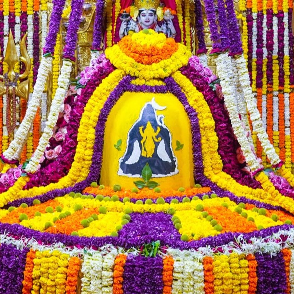 પુત્રદા એકાદશીએ સોમનાથ મહાદેવને ‘હરિહર ચંદન શૃંગાર’:ચંદનના લેપમાં શિવ-વિષ્ણુનું અદ્વિતીય સ્વરૂપ, હરિહર દર્શનથી ભક્તો ભાવવિભોર