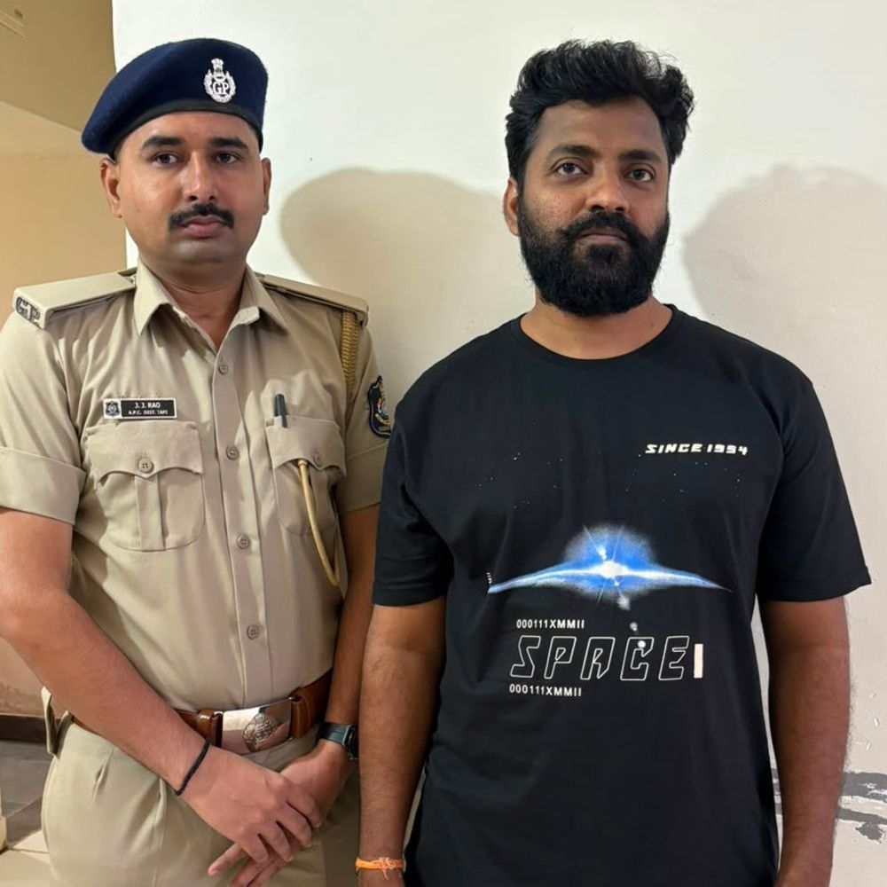 શેરબજારમાં ઊંચા નફાની લાલચ આપી ઓનલાઇન ઠગાઈ:છેતરપિંડી આચરનાર સાયબર ઠગ નવી મુંબઈથી ઝડપાયો