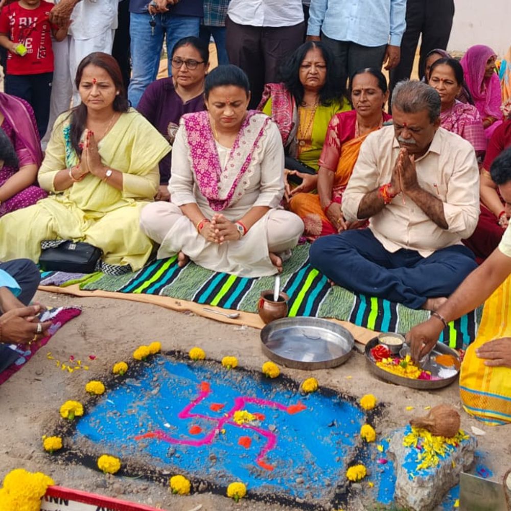 પાલિકા વિસ્તારમાં પીવાના પાણીની સુવિધા વધારવા નવા બોરનું ખાતમુહૂર્ત:પાલનપુરમાં ભૂગર્ભ જળ રિચાર્જ માટે રૂ.42 લાખના ખર્ચે 9 વોટર રિચાર્જ સ્ટ્રક્ચર બનશે