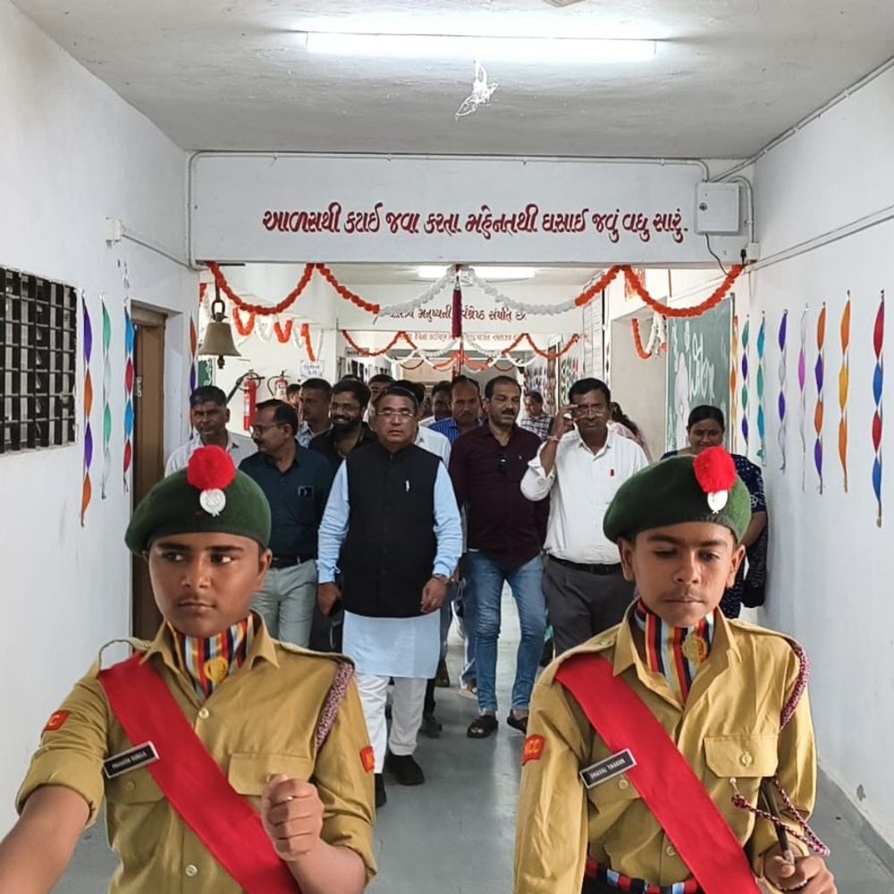 પાટડીની સૂરજમલજી હાઈસ્કૂલમાં ગણિત-વિજ્ઞાન પ્રયોગશાળા શરૂ:ધારાસભ્ય પી.કે. પરમારે ઉદ્ઘાટન કર્યું, અનેક આગેવાનો હાજર