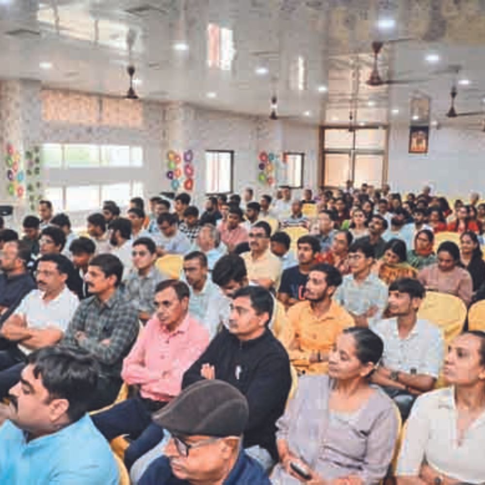 મોરબીમાં 'અઢી અક્ષરનું ચોમાસું' કાવ્ય સંધ્યા: સાહિત્યનો સંગમ માણ્યો.