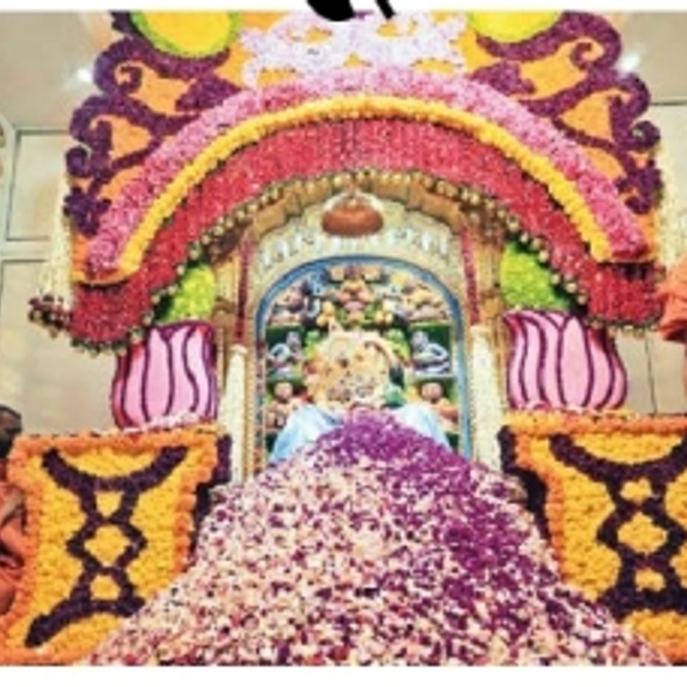 સાળંગપુરના કષ્ટભંજન દેવને ચડાવાયેલા ફૂલોમાંથી 60 હજાર રાખડી તૈયાર
