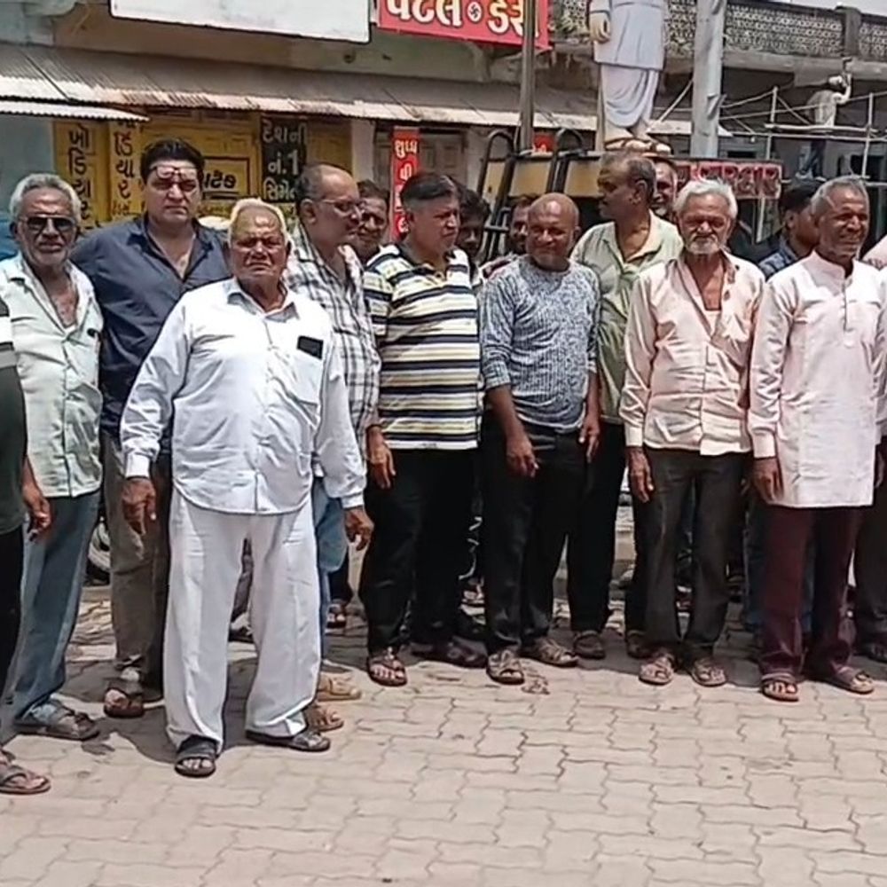 વડાલમાં ઉપસરપંચ પર હુમલાને પગલે ગામ સજ્જડ બંધ:ઉપસરપંચ વિઠ્ઠલ કાપડિયા પર વેરા નોટિસ મામલે હુમલો: આરોપીઓનો વરઘોડો કાઢવા માગ સાથે ગામ સજ્જડ બંધ, હાઈવે ચક્કાજામની ચીમકી, પોલીસે એક આરોપીની ધરપકડ કરી
