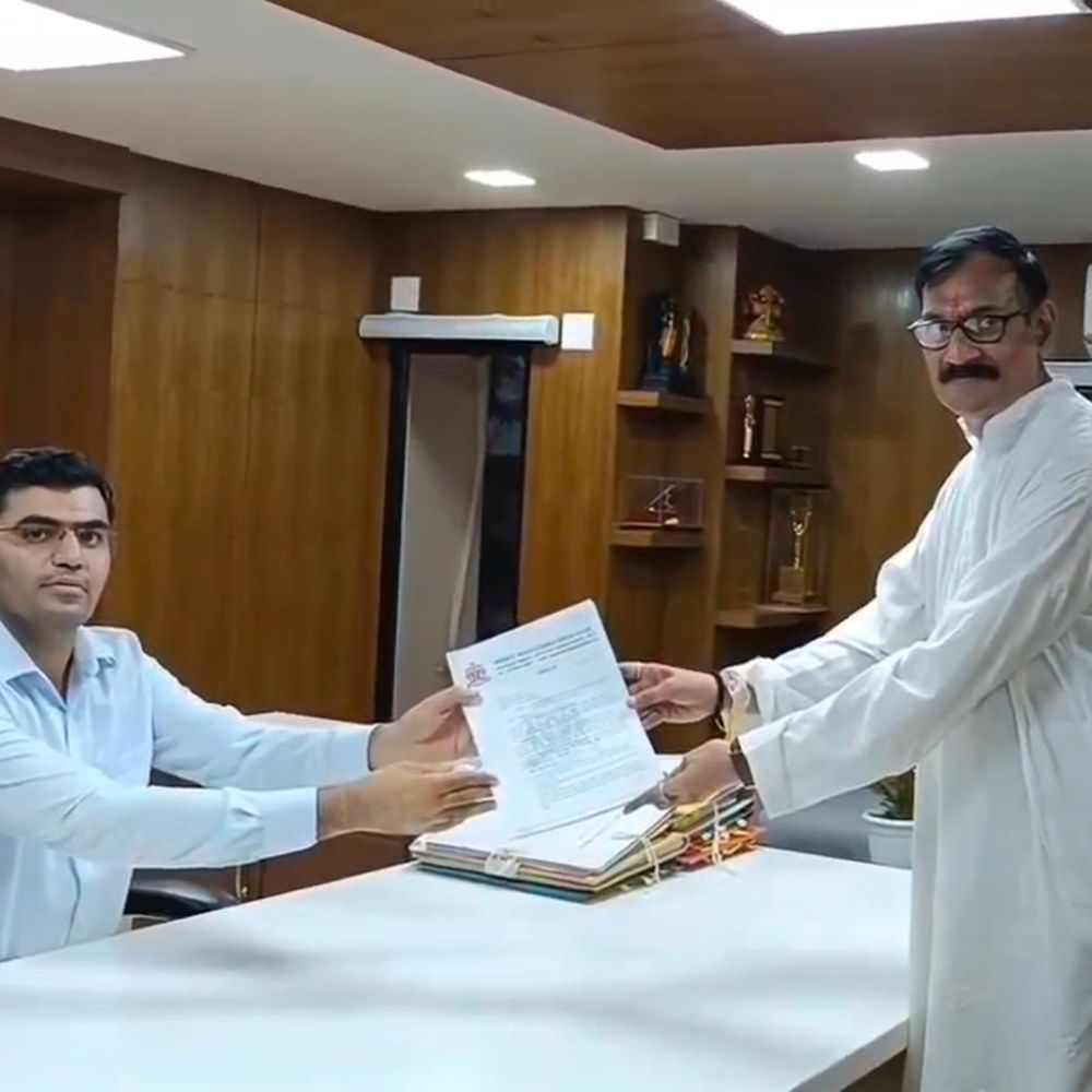 રાજપીપળા હરસિદ્ધિ મંદિર કમિટી નિમણૂક સામે વિરોધ:યુવરાજ માનવેન્દ્ર સિંહ સહિત સ્થાનિક આગેવાનોએ કલેક્ટરને રજૂઆત કરી