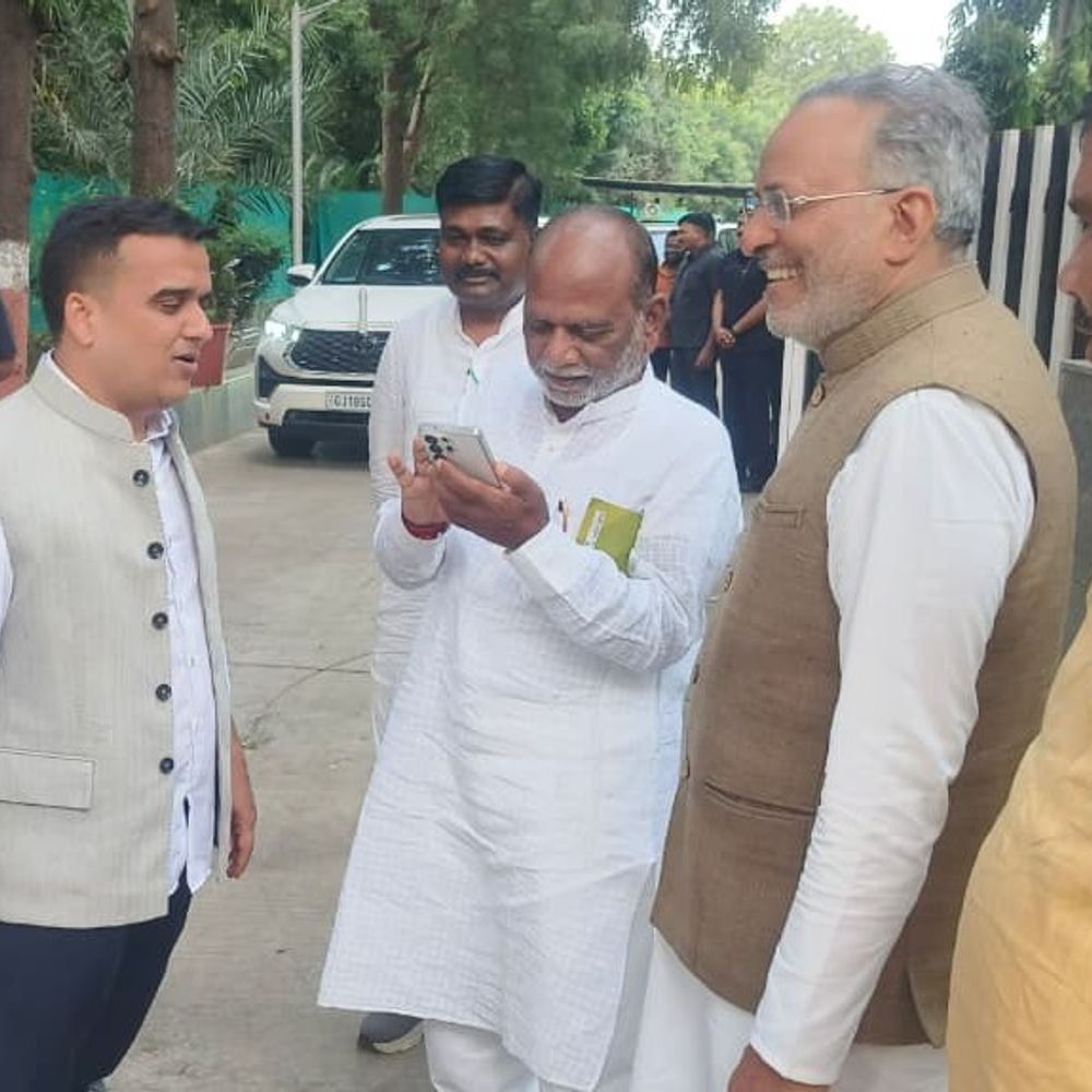 સાગબારા જંગલ જમીન વિવાદનો શનિવારે ઉકેલ:ત્રણ મંત્રીઓ ખેડૂતો સાથે બેઠક કરી પારણા કરાવશે; 15 ગામોની 100 મહિલાઓને જમીનનો હક મળવાની શક્યતા