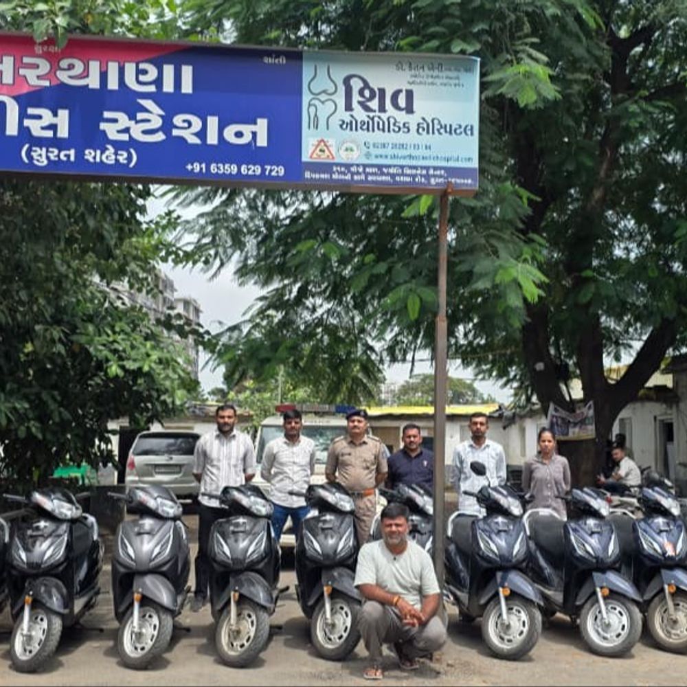 નોકરીમાંથી કાઢી મૂકતાં 9 એક્ટિવા-1 બાઈક સગેવગે કરી દીધાં:સરથાણામાં હોન્ડા શો-રૂમના પૂર્વ ગોડાઉન મેનેજરનો કારસો, રાજકોટ-ભાવનગરથી 10 વાહનો જપ્ત