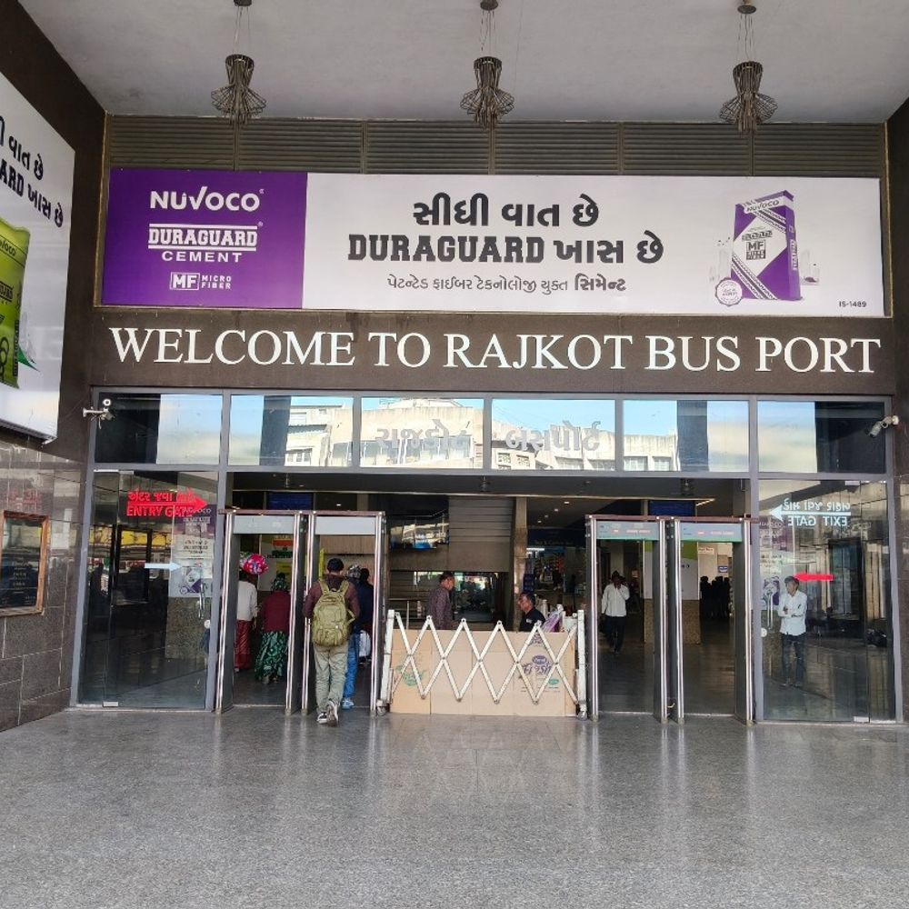 5 નવી AC બસ શરૂ થશે:લાંબા સમય બાદ રાજકોટથી સીધી સ્ટેચ્યુ ઓફ યુનિટી સુધી પ્રીમિયમ બસ શરૂ કરવામાં આવશે, આવતીકાલે ધારાસભ્યના હસ્તે ઉદઘાટન