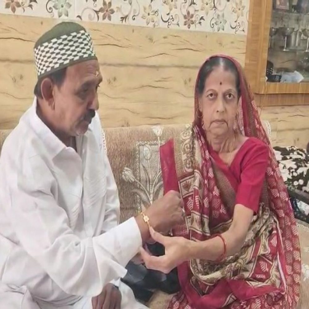 ભાવનગરના આંગણે અનોખી રક્ષાબંધન:મુસ્લિમ ભાઈને 25 વર્ષથી રાખડી બાંધે છે હિન્દુ બેન, જીવશું ત્યાં સુધી આ સંબંધ નિભાવશું