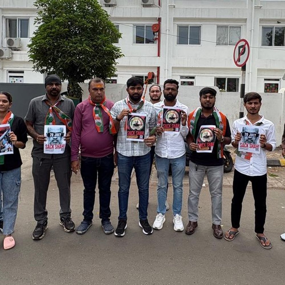 કોંગ્રેસનો વિરોધ કે નાટક !:દિલ્હીમાં યુવાનો પર પેલેટ ગન ચલાવવા મામલે કેન્દ્રીય ગૃહમંત્રીનું રાજીનામું માંગવાના વિરોધમાં માંડ 10 કાર્યકર્તા પહોંચ્યા